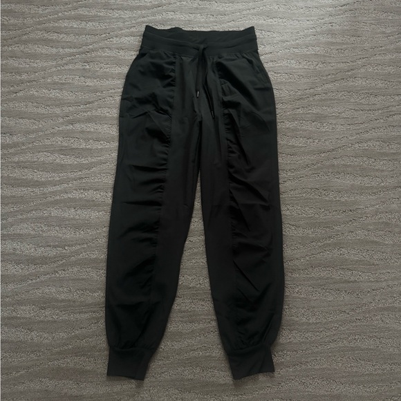 New without tags, never worn women's pants. - Picture 3 of 9